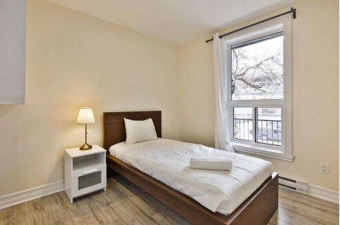 Building Photo - 1439-1449 Rue Dorion