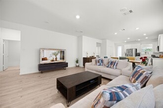 Building Photo - 21734 Heather Elm Dr