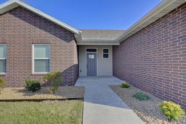 Foto del edificio - New 3 bedroom 2 bathroom