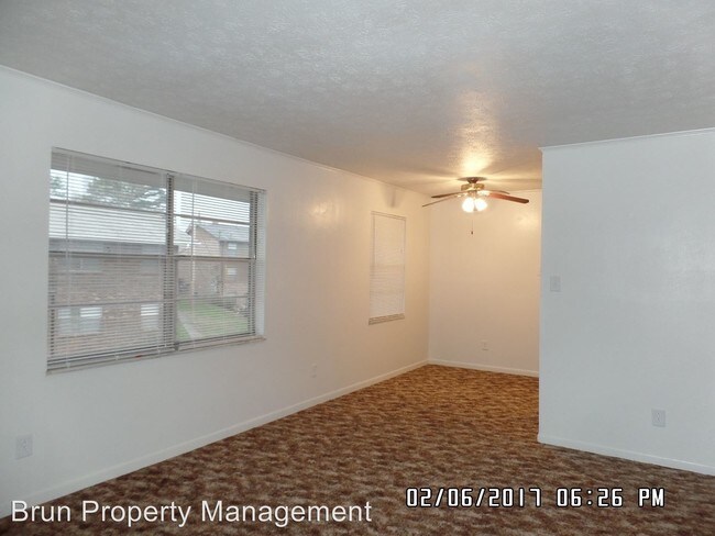 Building Photo - 609 E Inskip Dr