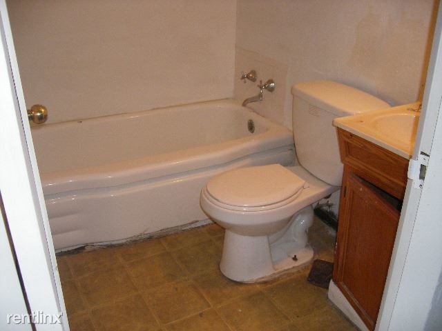 Building Photo - 2 br, 1 bath House - 10069 Earl Drive