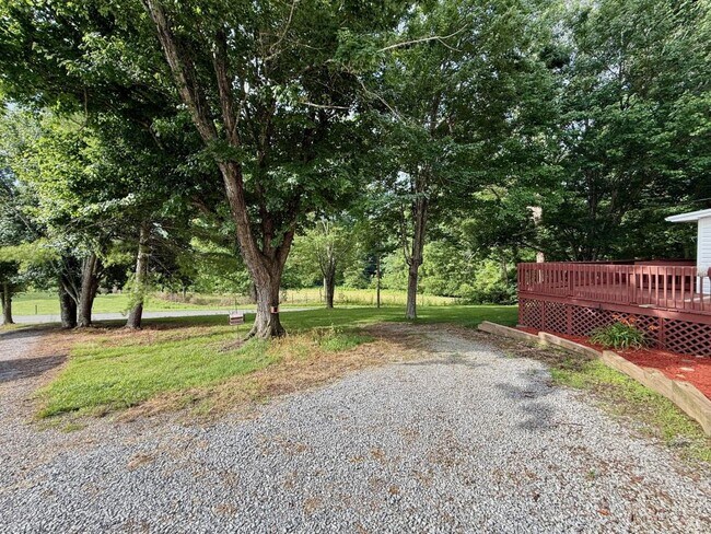 Foto del edificio - 6710 Cedar Creek Rd