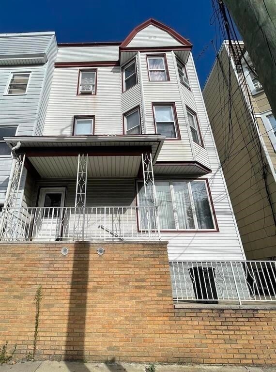 Building Photo - 357A Ave E