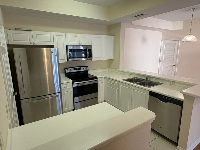 Foto del edificio - 2/2 Condo for Rent in Fort Myers