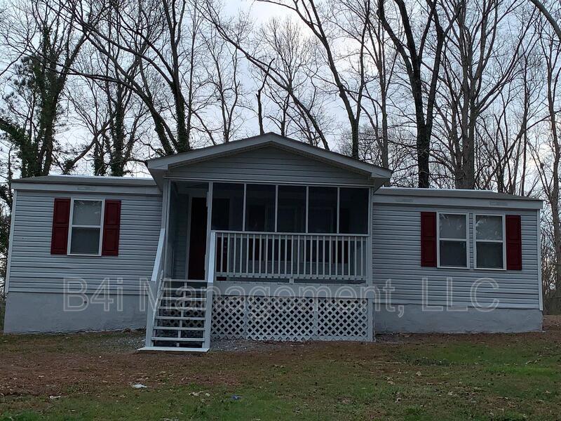 Primary Photo - 355 Steele Dr