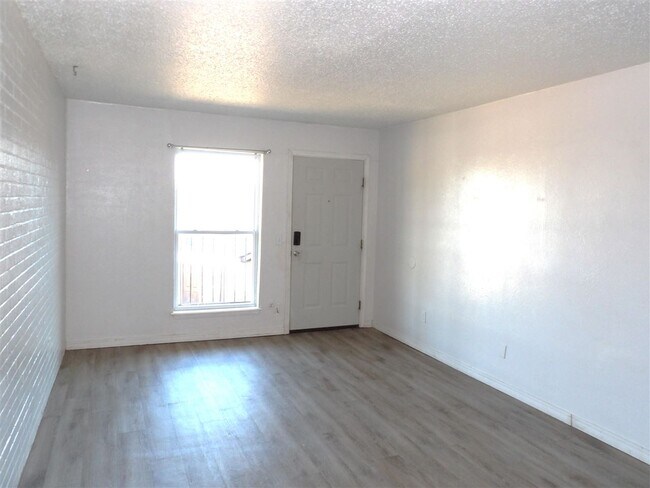 Foto del edificio - 2107 NW 38th St