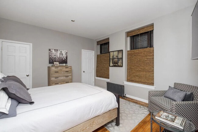 Building Photo - 10 W 93rd St