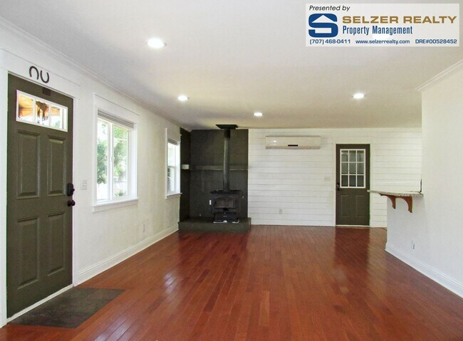 Building Photo - Tastefully upgraded 3 bd. home in the coun...