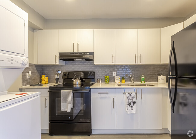 Unit C212: 2 BDR / 2 BA Townhouse Kitchen - Piper Village West