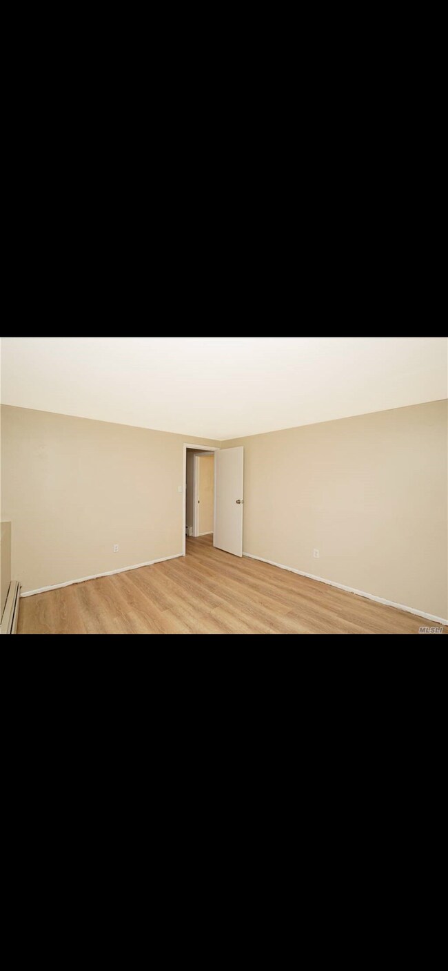 Foto del edificio - 756 Bohemia Pkwy