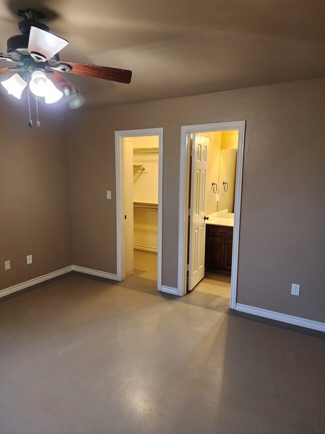 Foto del edificio - 13380 Country Meadow Ln