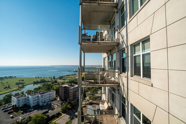 Foto del edificio - 1313 N Franklin Pl