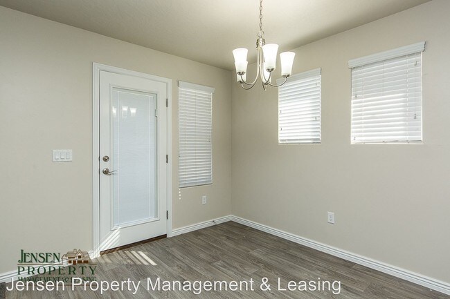 Foto del edificio - 4 br, 3 bath House - 3677 East Tauri Way