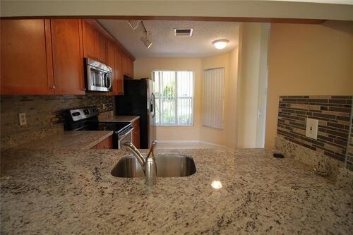 Building Photo - 7490 Pinewalk Dr S