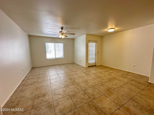Foto del edificio - 5751 N Kolb Rd