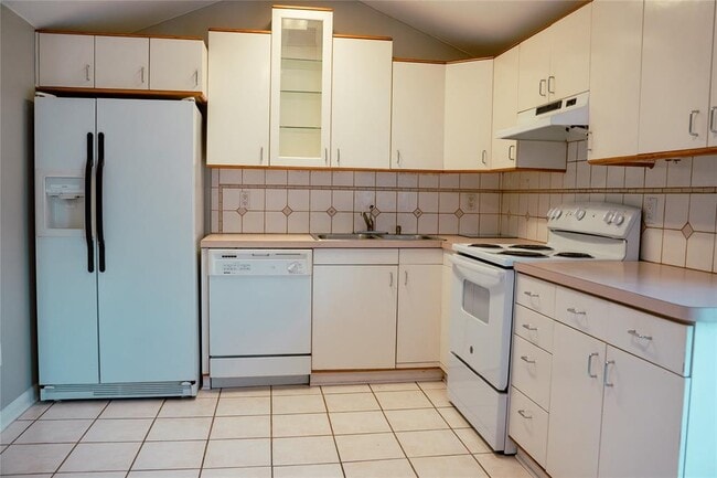 Building Photo - 14319 Henry unit 2 Rd