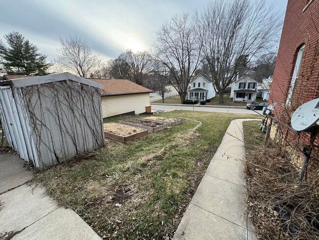 Building Photo - 238 N Booth St