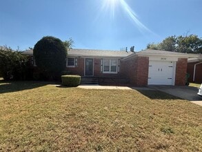 Building Photo - 3032 NW 67th St
