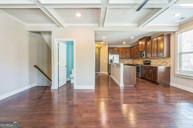 Building Photo - 5080 Whiteoak Terrace SE