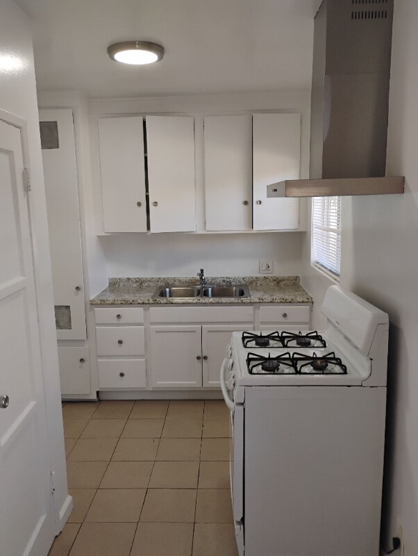 Photo - 14129 Vanowen St (Los Angeles, CA)