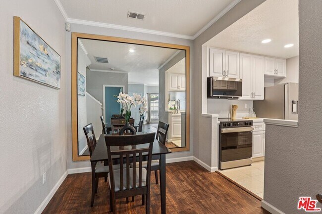 Foto del edificio - 1706 Bevin Brook Dr