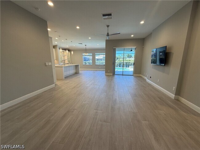 Foto del edificio - 7080 Timberland Cir