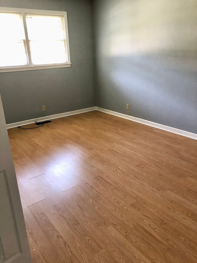 Foto del edificio - 108 Hunter Dr