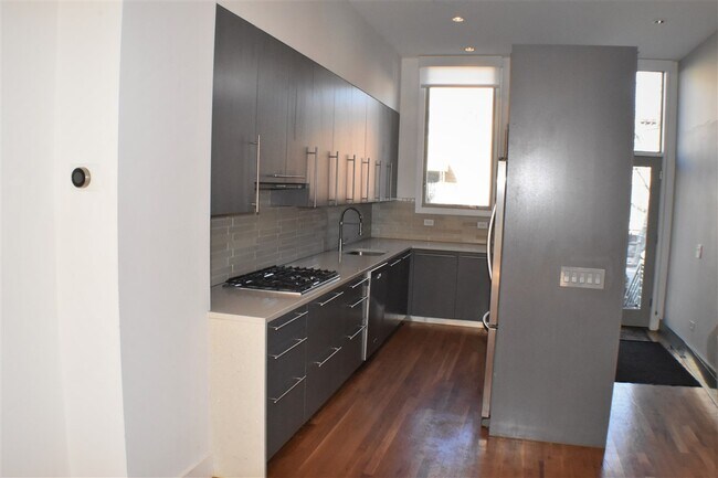 Building Photo - 309 4th St