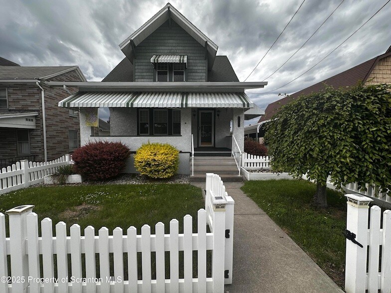 Foto principal - 1715 Tripp Ave