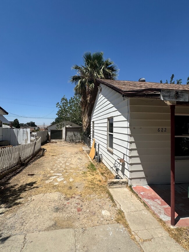 Building Photo - 622 E St