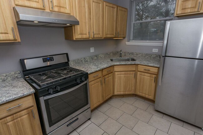 Foto del edificio - 1141 E 79th Pl