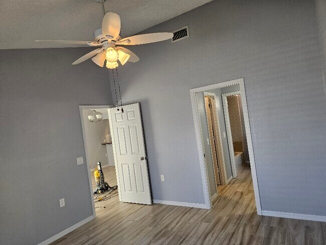 Foto del edificio - 6391 Gateway Ave