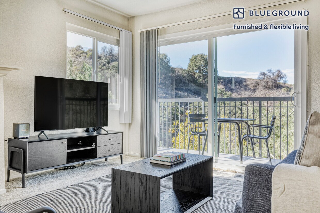 3662 Barham Blvd Unit FL3ID586, Los Angeles, CA 90068 Room for Rent