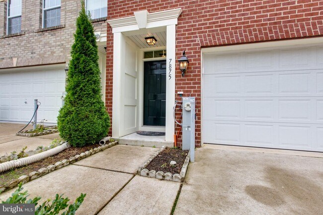 Building Photo - 7875 River Rock Way