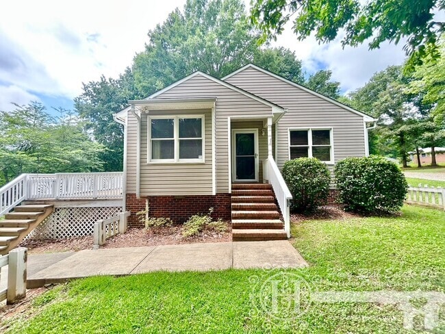 Building Photo - 1121 E Gilbreath St