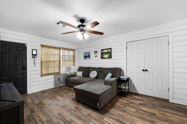 Foto del edificio - 1913 NW Baldwin Ave