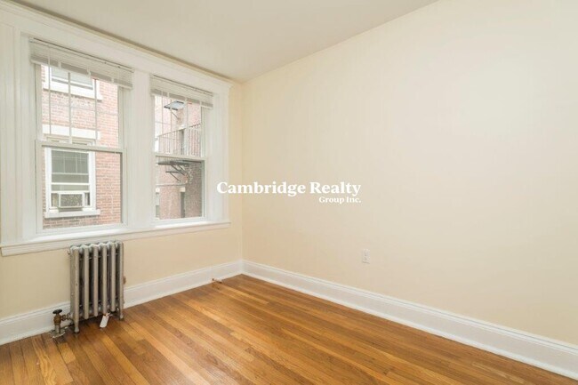 Building Photo - 286 Chestnut Hill Ave
