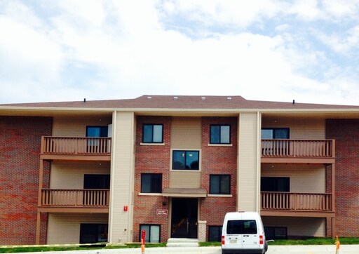 Building Photo - 9506 S Plz