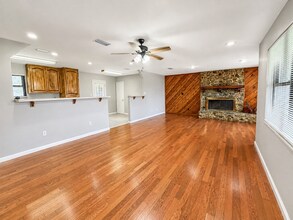 Building Photo - 307 Herty St