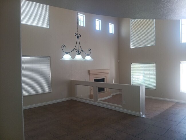 Foto del edificio - 5/BD 3/BA Spacious Home in Gated NW Commun...