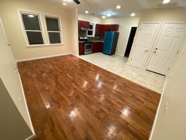 sala de estar (buscando en la cocina) - 84 John St