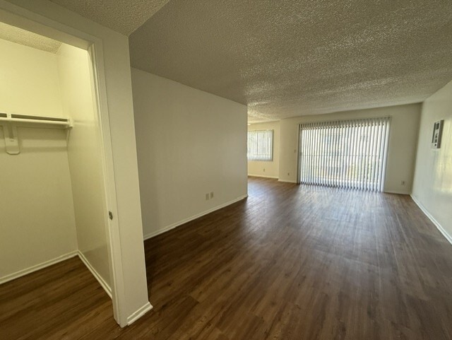 LR+Closet+Balcony+DA - 1247 Amherst Ave