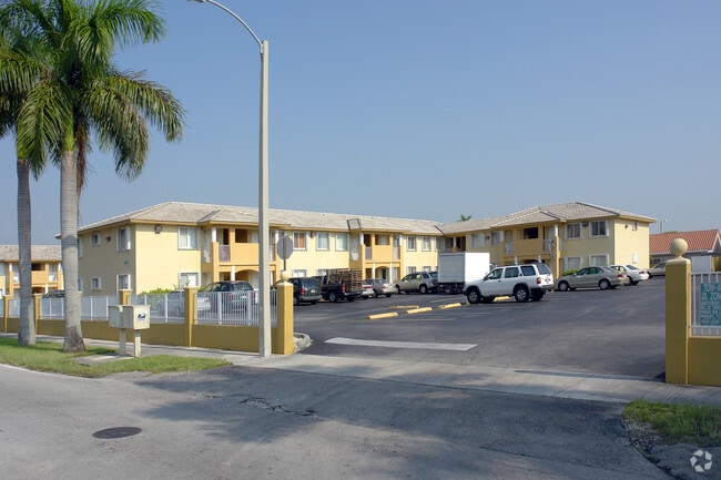 Exterior Photo - Junor Apartments