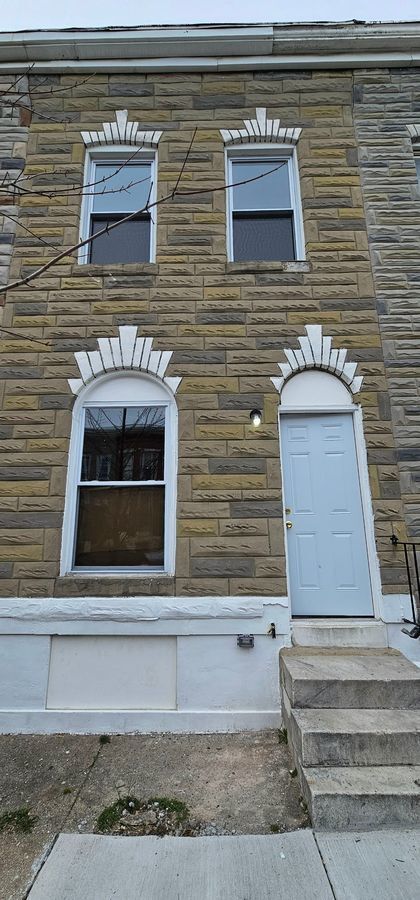 Building Photo - 1004 Appleton St