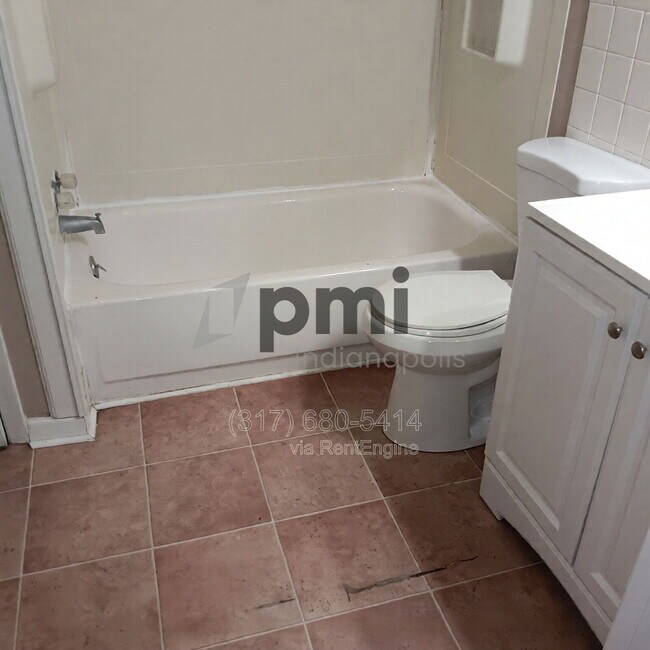 Foto del edificio - 2218 N Edmondson Ave