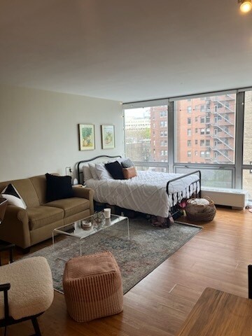 Foto principal - 2400 N Lakeview Ave