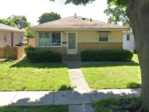 Building Photo - 4744 N 72nd St