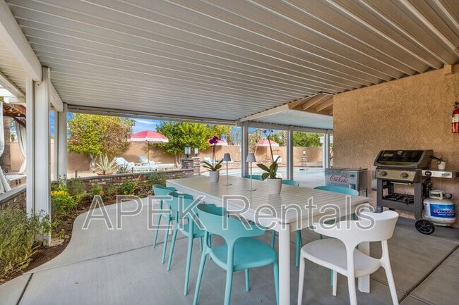 Foto del edificio - 1334 S San Joaquin Dr