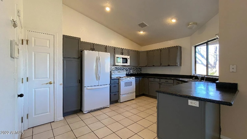 Building Photo - 1147 E Cottonwood Dr