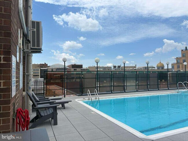 Foto del edificio - 1420 N St NW